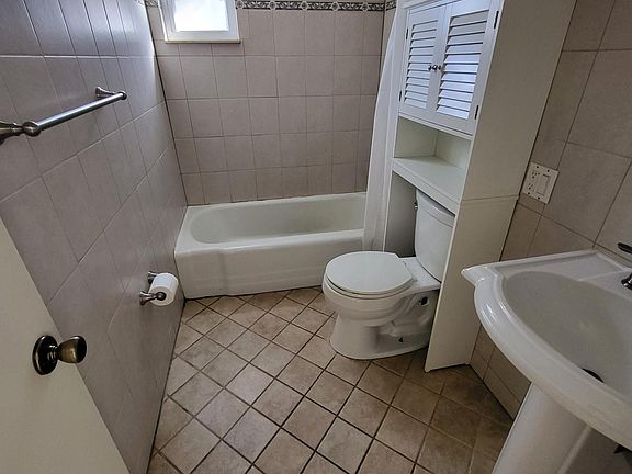 5th image of 404 Harrison Ave #6