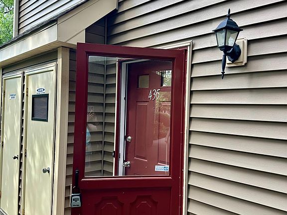 3rd image of 435 Meade Ct