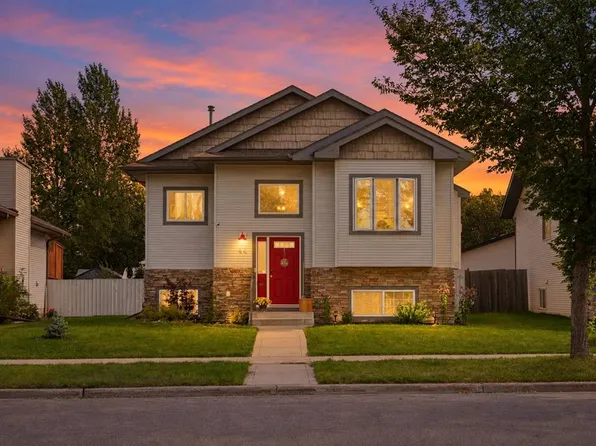 44 W Inglewood Dr, Red Deer, AB T4R 0B8