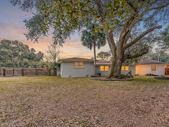 4th image of 1005 Point Of Light Ln