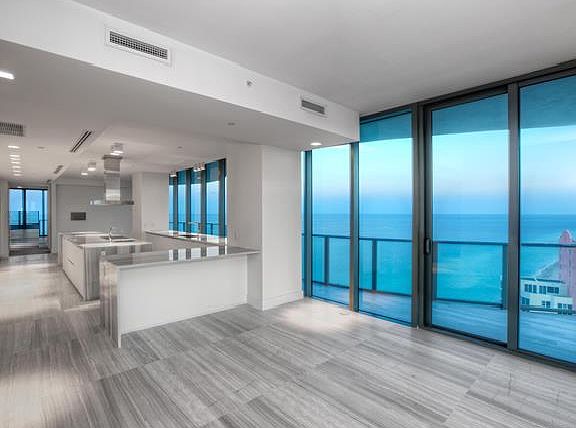 4th image of 19505 Collins Ave