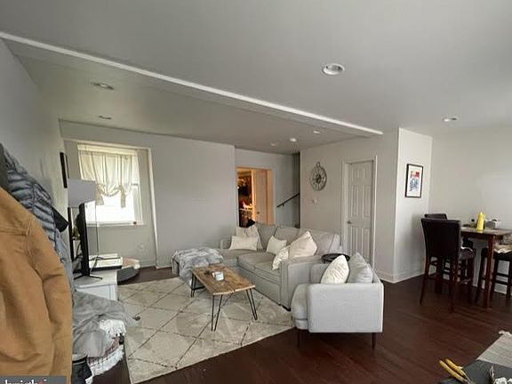 4th image of 318 W Gay St