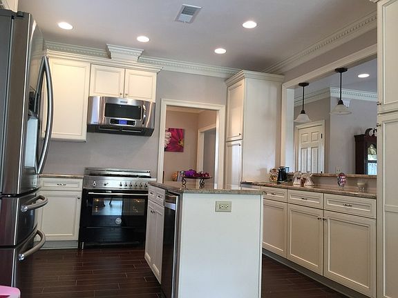 3rd image of 2044 Cherrybark Ln