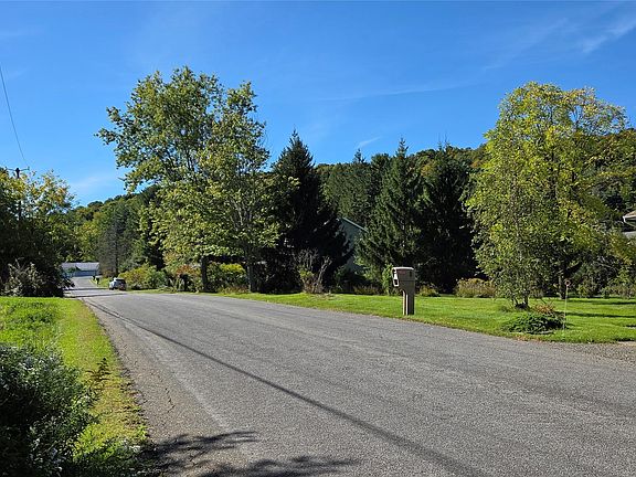 3rd image of 197 Stratmill Rd