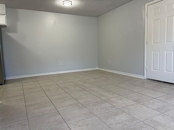4th image of 3710 W Cass St APT 27