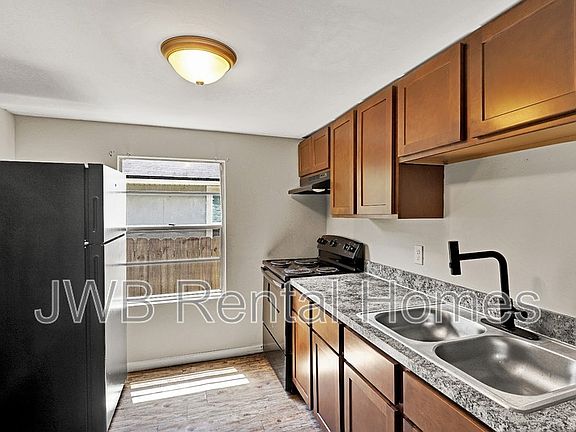 2nd image of 7957 Mattox Ave