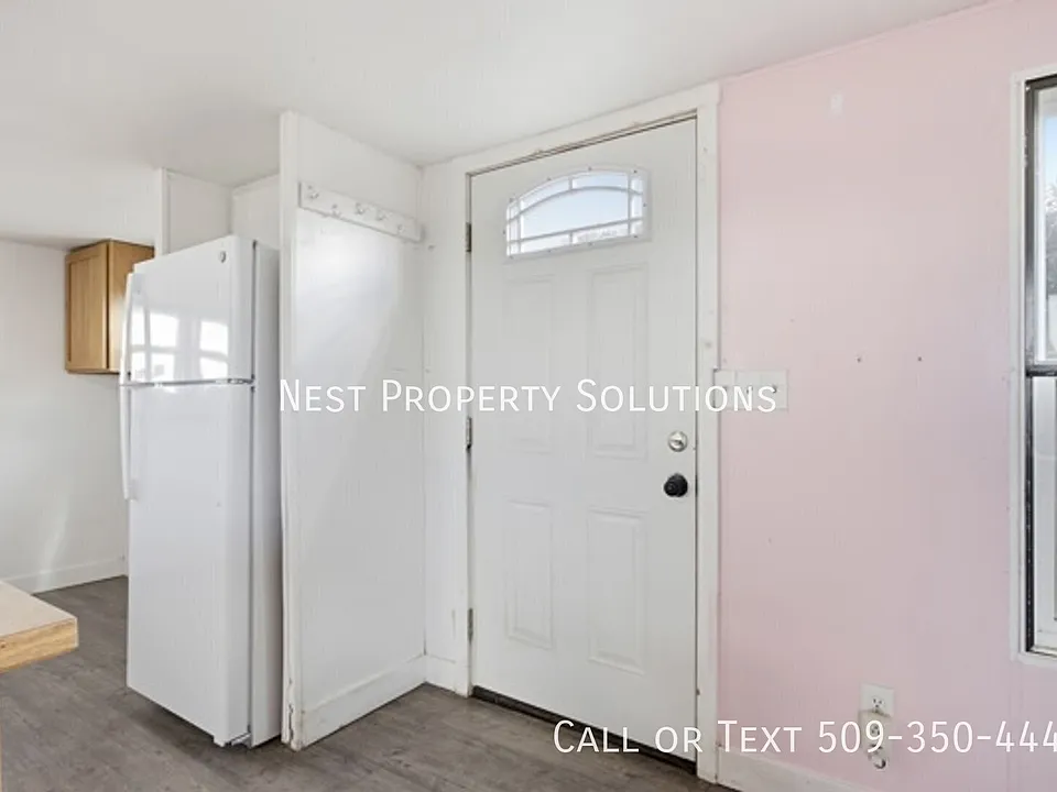 4352 Road N NE