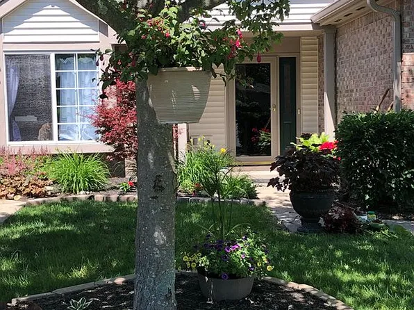 8583 Timber Park Dr, Dayton, OH 45458