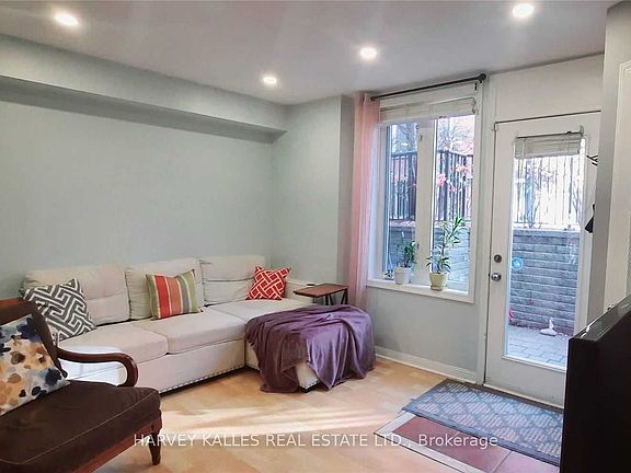 4th image of 28 Douro St #220