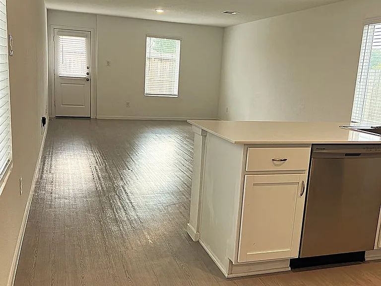 18210 Via Aurelia Dr — Photo 4