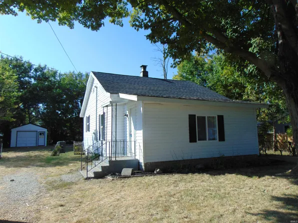 1927 E 17th St, Muncie, IN 47302