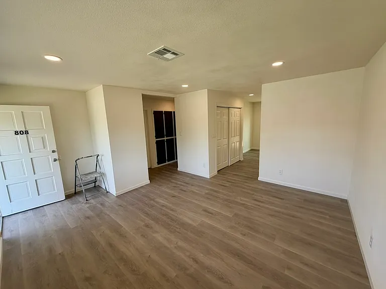 808 Burem Ln #808 — Photo 5