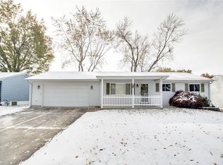 136 E Marseille Dr, Saint Louis, MO