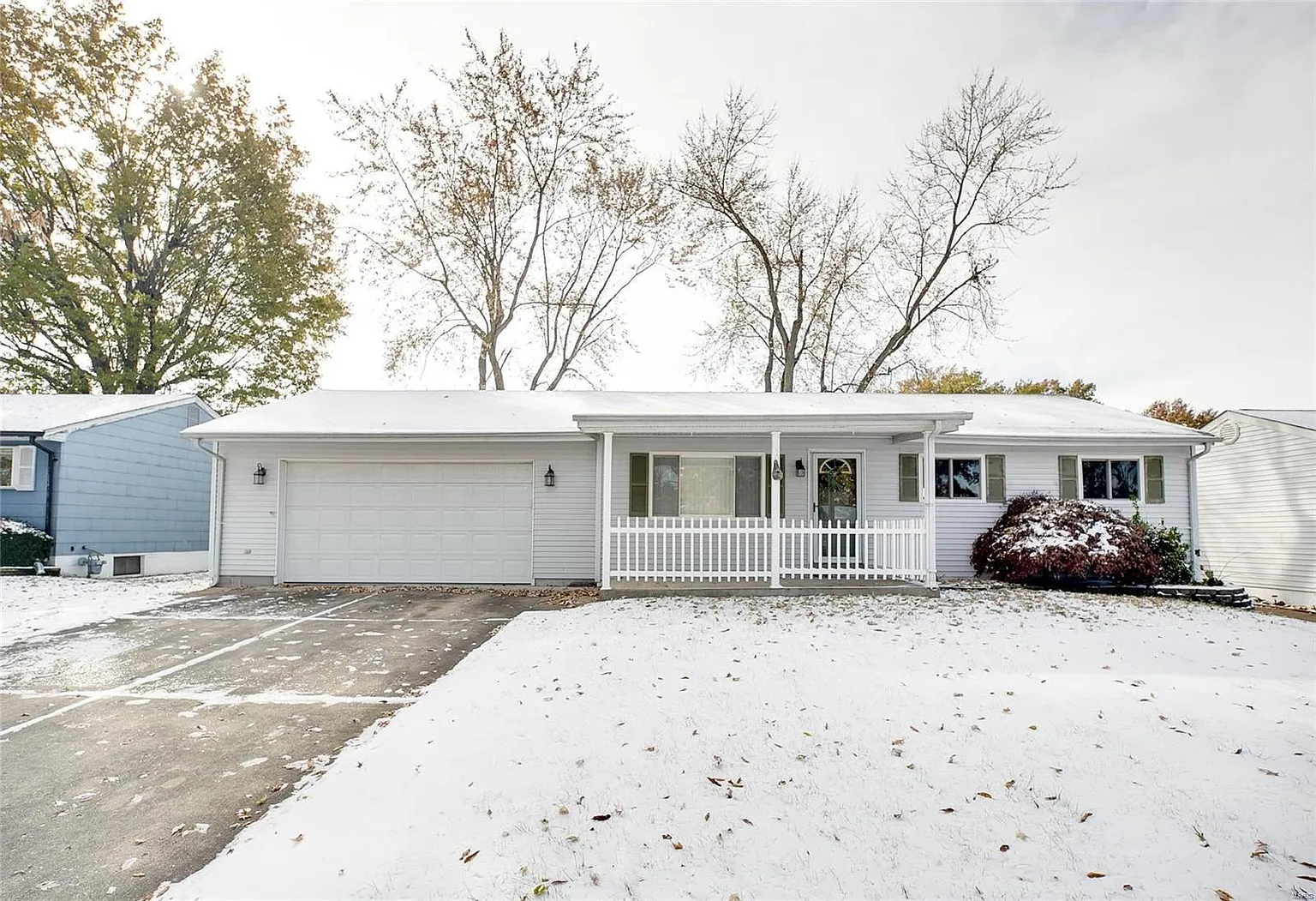 136 E Marseille Dr photo 1