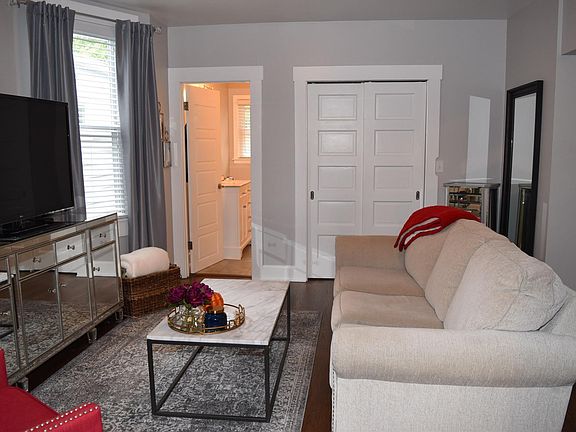 5th image of 3094 Markbreit Ave #1