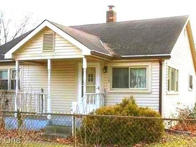 9045 Millward Ave, White Lake, MI, 48386