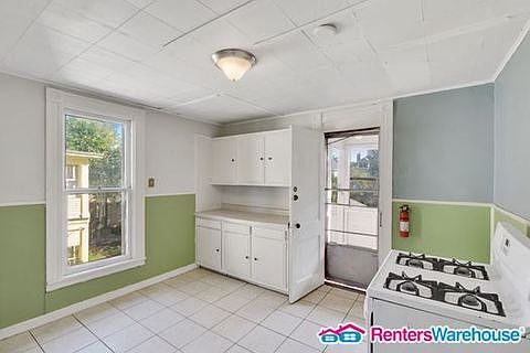 1st image of 3125 Harriet Ave