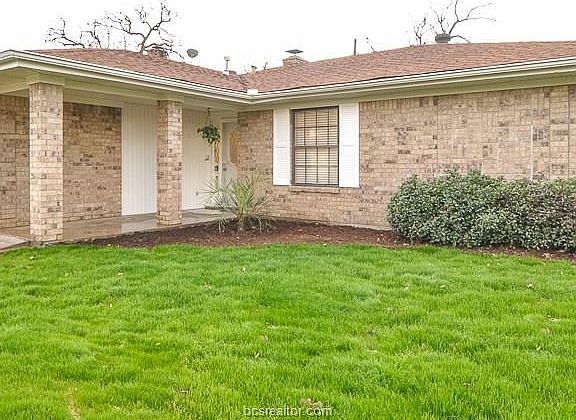 2nd image of 2808 Jennifer Dr