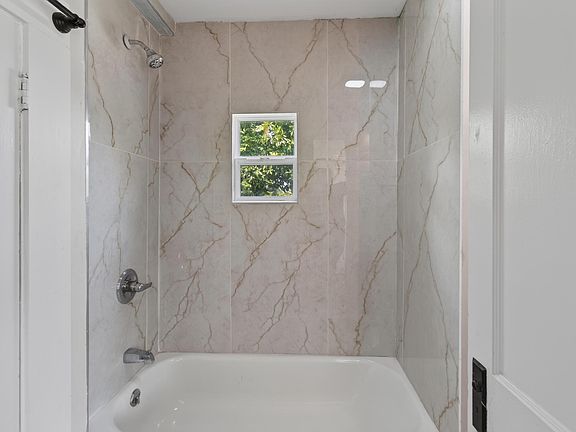 5th image of 609 N 3rd St
