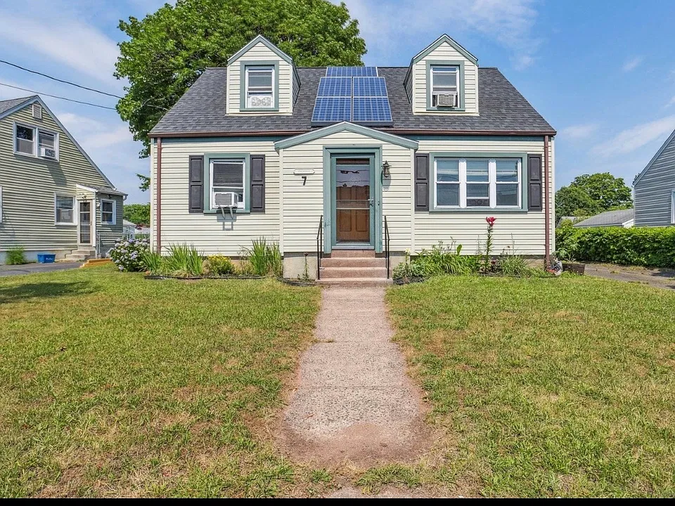 7 Stoddard Rd