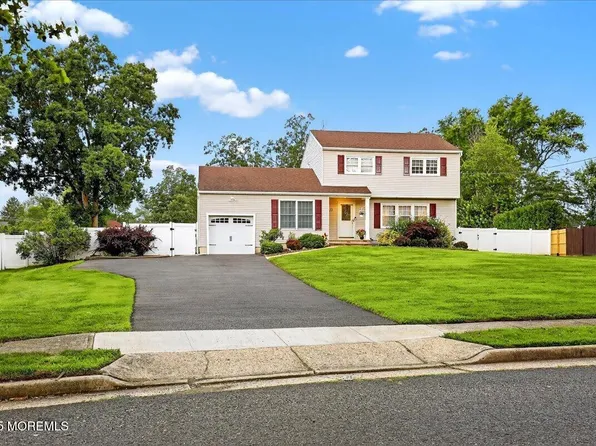 13 Highland Drive, Manalapan, NJ 07726