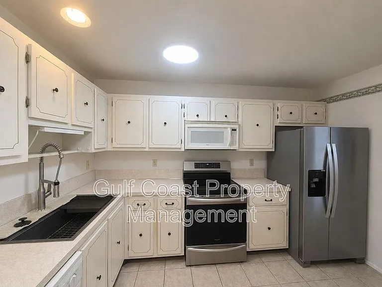 3680 Ironwood Cir #202L — Photo 4