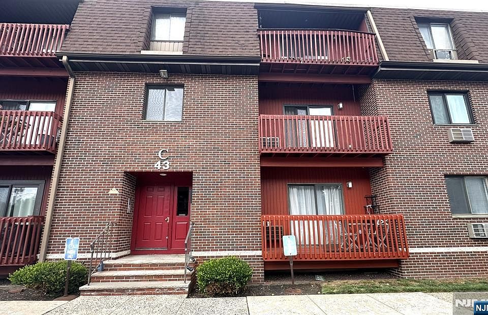 1st image of 666 Mill St APT C4
