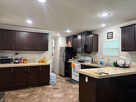 4th image of 7005 Evergreen Way #300