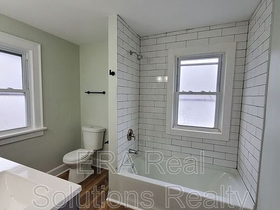 4th image of 1384 23rd Ave
