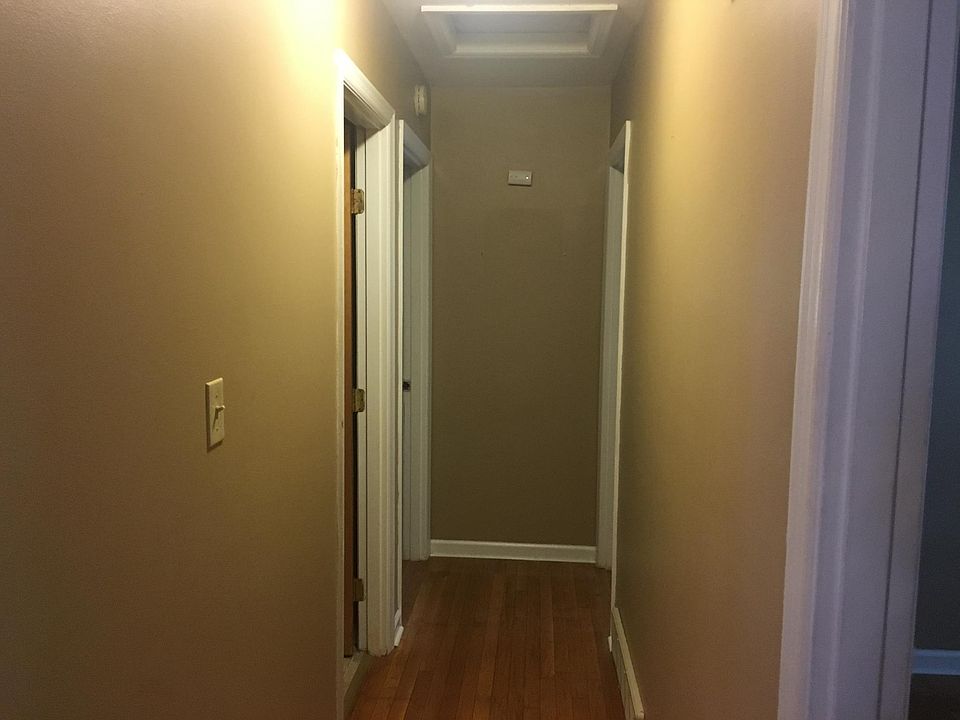 1st image of 2338 Maplewood Dr