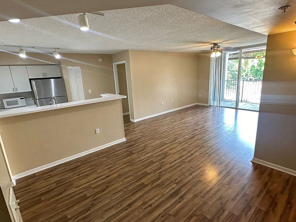1st image of 205-4828 Highway 205