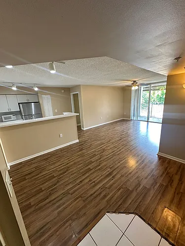 205-4828 State Highway 205 #205 Photo 1