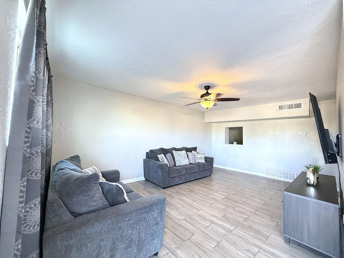 Building Photo - 7441 Alameda Ave #1-10