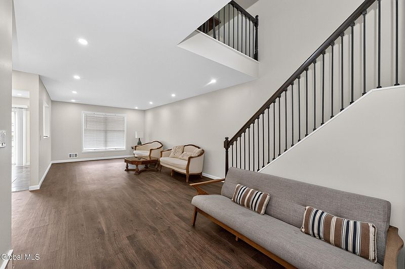 5th image of 20 Bridgewood Lane