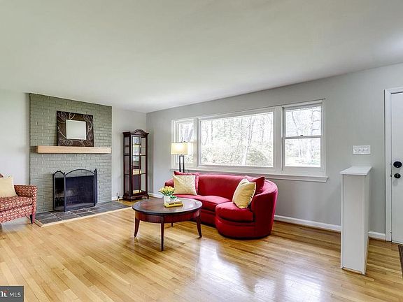 4th image of 8639 Chapel Dr