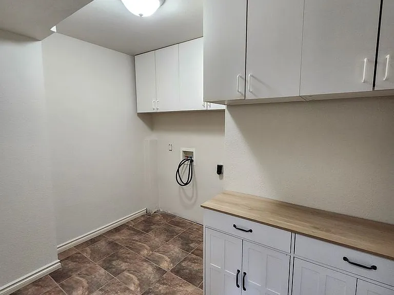 411 W 21st Pl — Photo 22