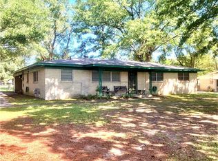 1103 S Elm St, New Boston, TX 75570
