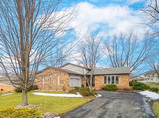 3784 Kingsway Dr, Crown Point, IN 46307