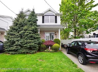 102 Linwood Ave, Staten Island, NY 10305