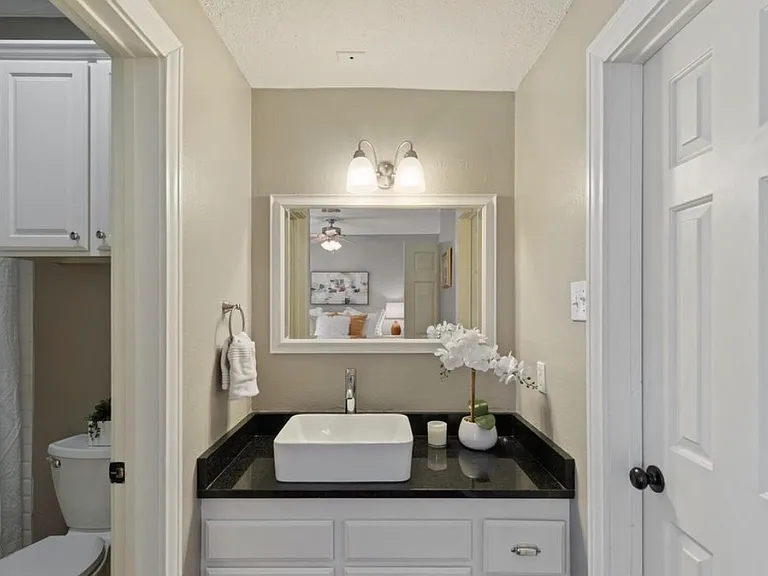 6318 Richmond Ave — Photo 19