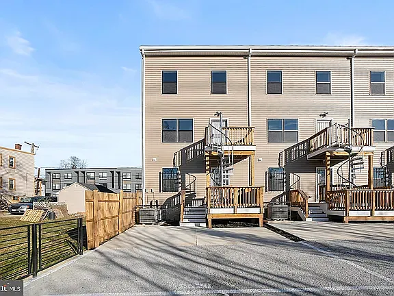 2520 Elvans Rd SE — Photo 16