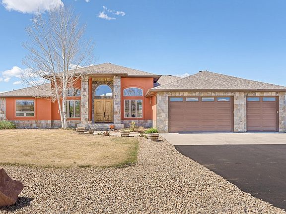 4th image of 3032 Center Ridge Dr