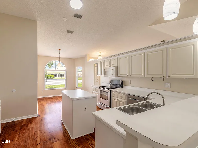 109 Brookhollow Cir — Photo 8