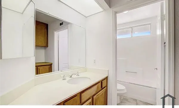 45308 Pickford Ave — Photo 16