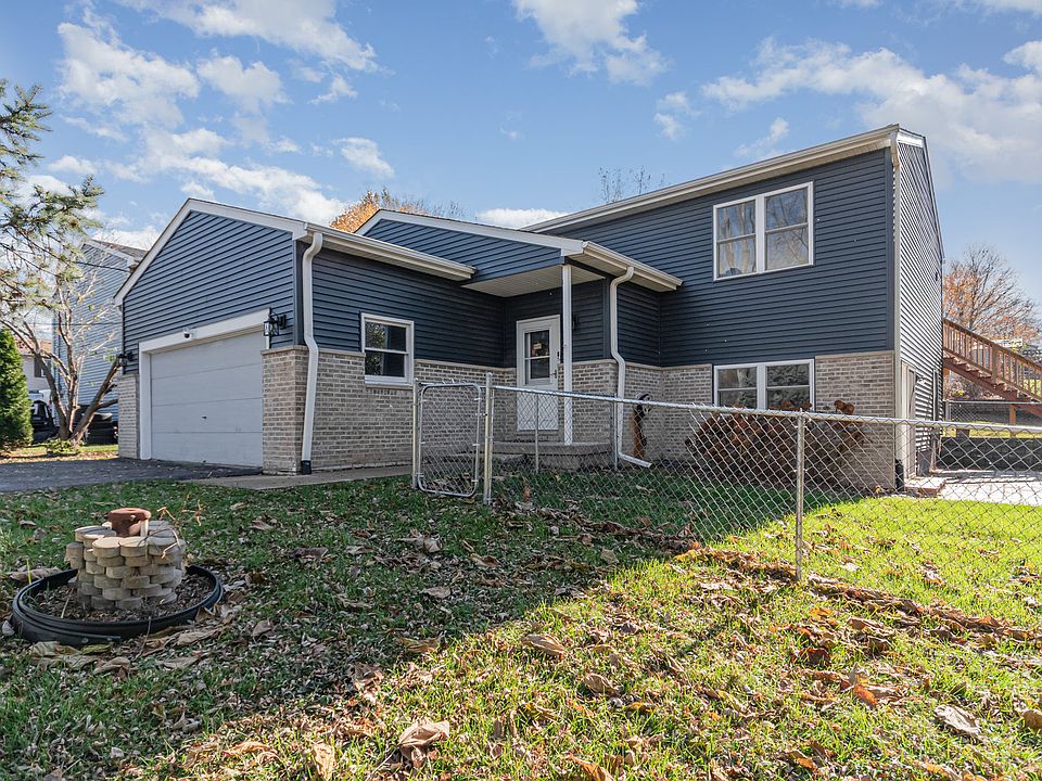 1st image of 135 Lotus Dr