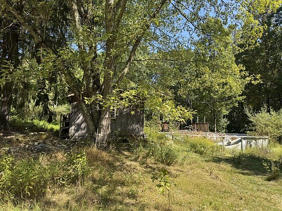 2nd image of 179 Mayhew Ln