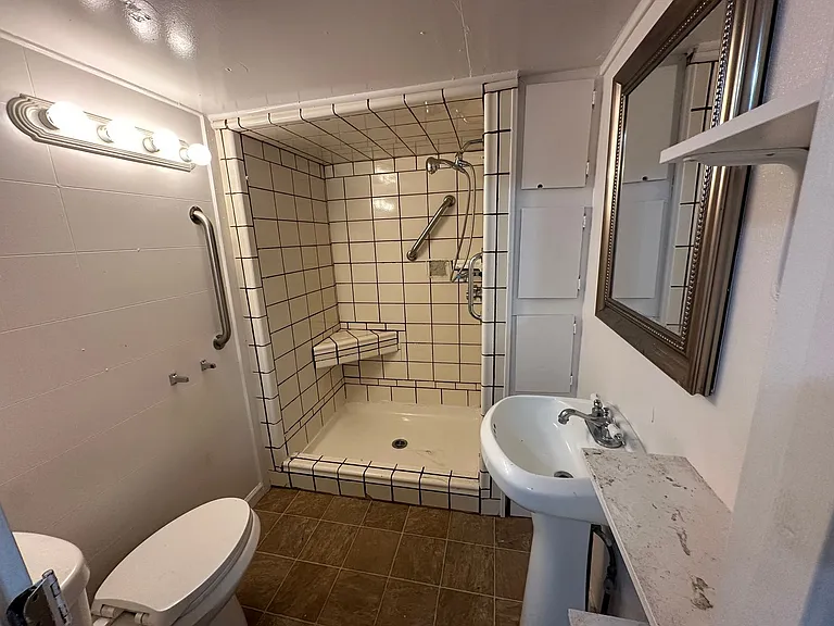 807 G St — Photo 9