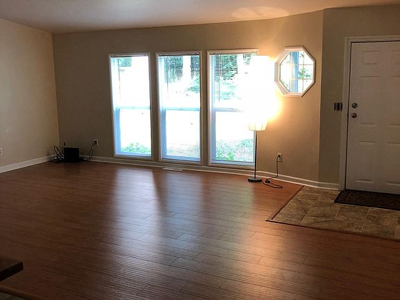 3rd image of 6413 228th St SE