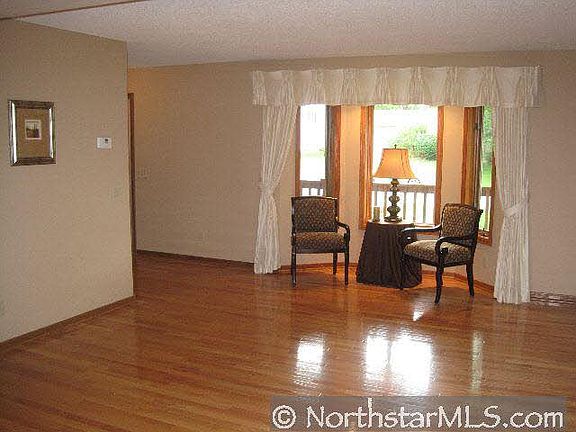 3rd image of 310 Oakhill Drive