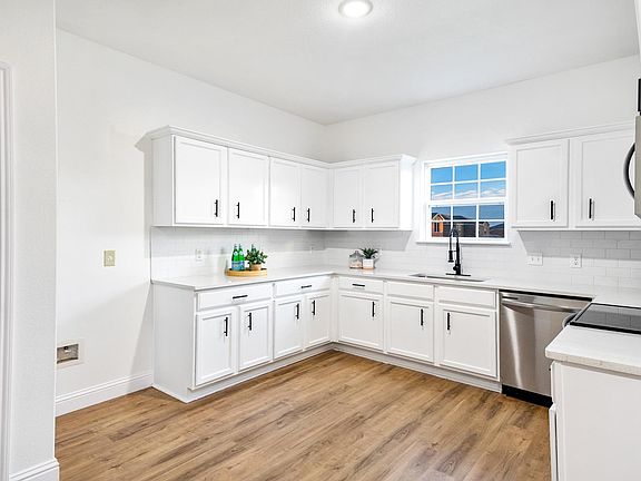 5th image of 1107 Leigh Ln